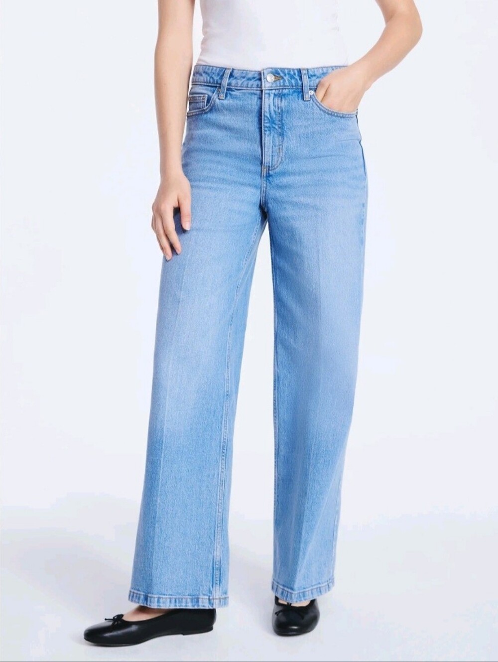 Free Assembly High-Rise Light Blue Wide-Leg Jeans 8